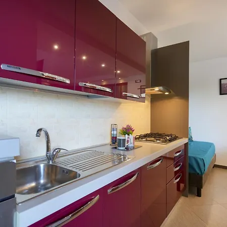 Sky Gate - Red By The Airport Aparthotel Bari