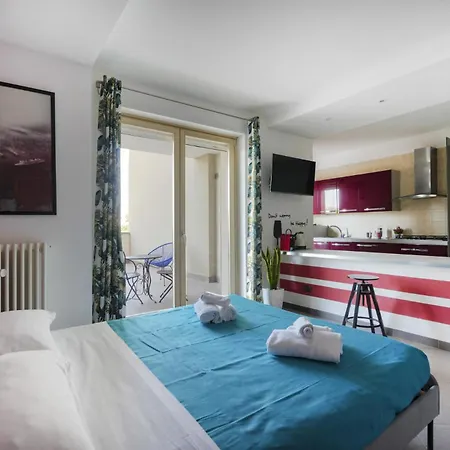 Апарт-отель Sky Gate - Red By The Airport 3*